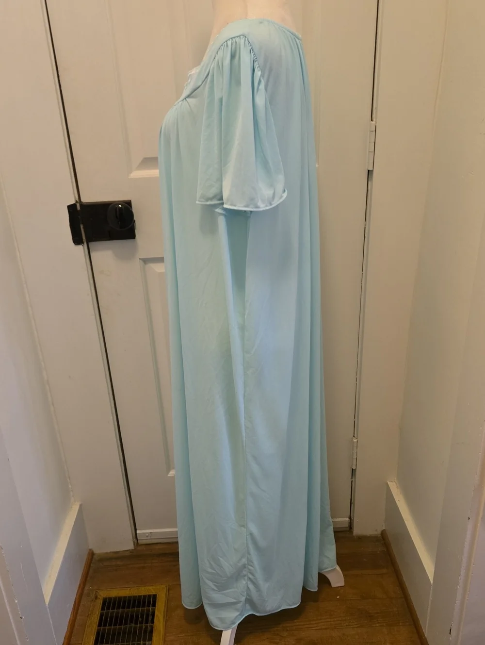 Miss Elaine Classic Woman Light Teal 100% Nylon Embroidered Nightgown Size XL